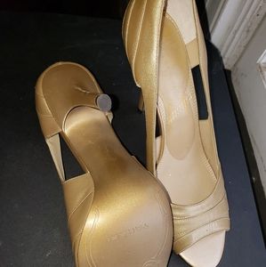 Tahari heels